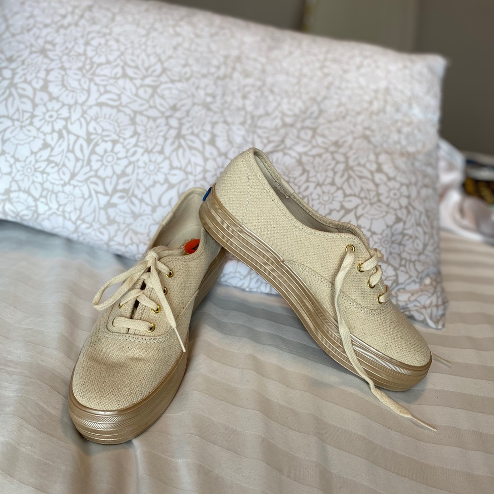 Meds Cream Shimmer Platform Tennis Shoes
